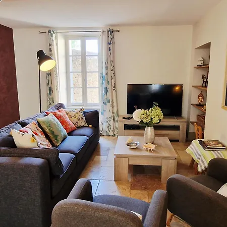 L'oree De La Cite بيت للعطل قرقشونه